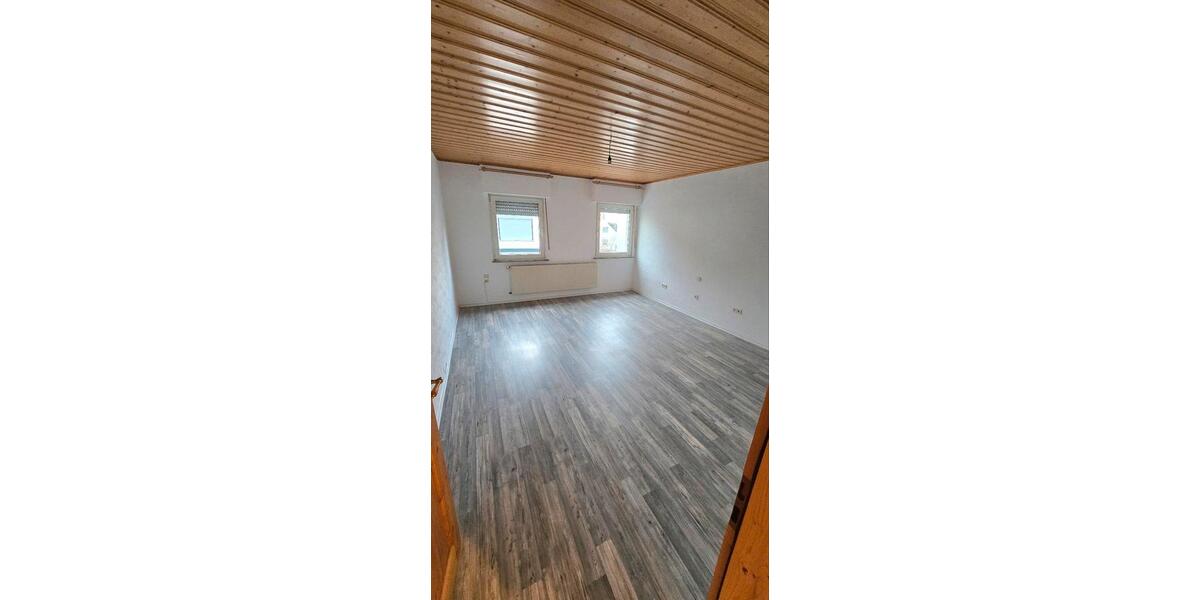 Etagenwohnung Mülheim-Kärlich Kärlich - 4 Zimmer, 136 m&sup2;, 1.315&euro; | Angebot:26635138