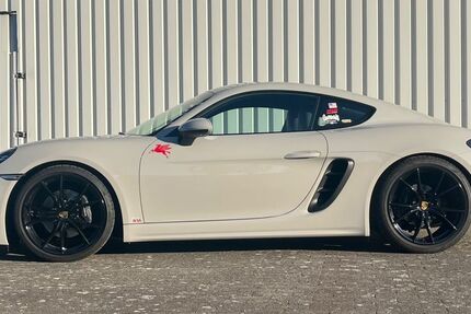 Porsche Cayman 16.000 km 69.718 € Berlin 12305