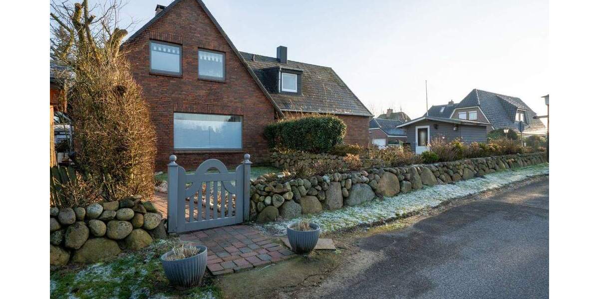 Baugrundstück mit Altbestand in Wenningstedt zimmer