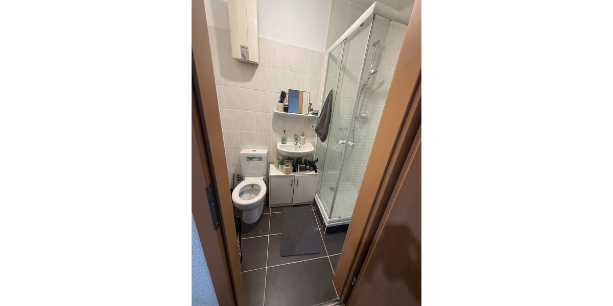 Möbel+Wohnung 1 zimmer