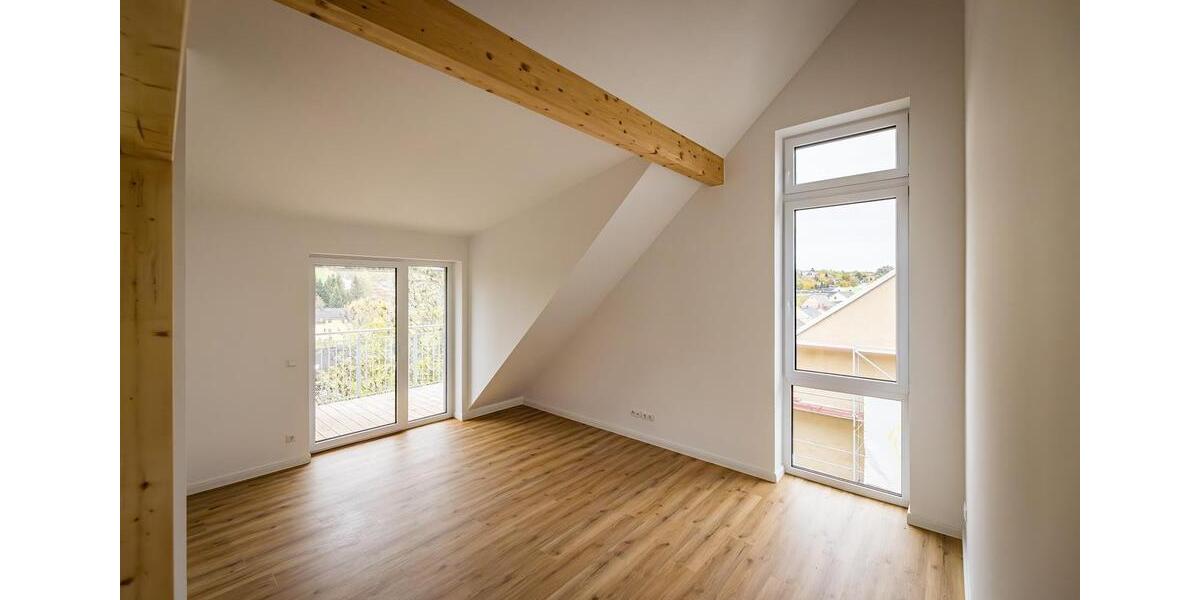 Etagenwohnung Stollberg (Erzgebirge) - 5 Zimmer, 120 m&sup2;, 11&euro; | Angebot:25803443