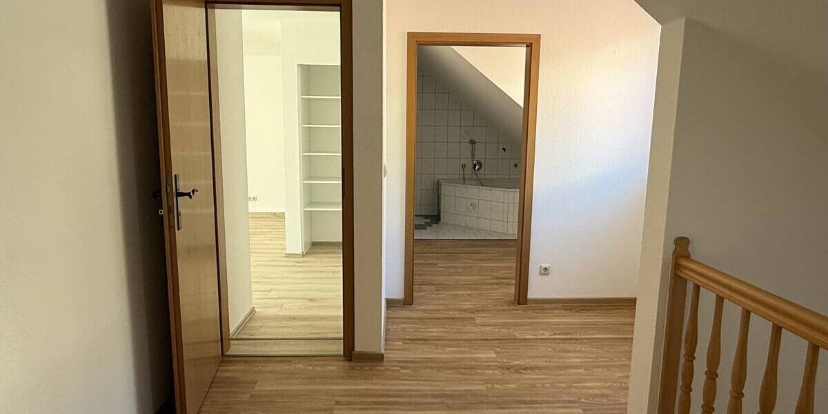 Mehrfamilienhaus, Wohnhaus Bad Blankenburg - 6 Zimmer, 141 m&sup2;, 175.000&euro; | Angebot:26683721