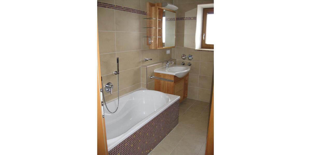 Etagenwohnung Peißenberg - 3 Zimmer, 85 m&sup2;, 1.100&euro; | Angebot:25945369