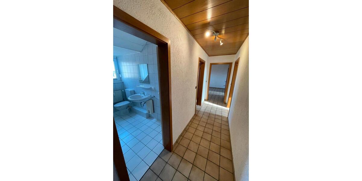 Dachgeschoßwohnung Schwalmtal - 3 Zimmer, 58 m&sup2;, 520&euro; | Angebot:24896187