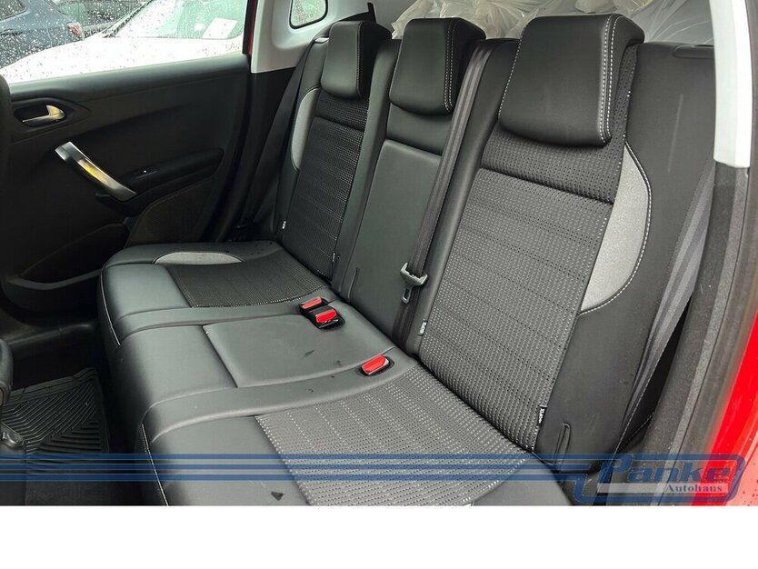 Peugeot 2008 Allure*Navi*PDC*SHZ*Ambiete*1-Hand*Tel. 98.291 km 8.480 € Berlin 13187