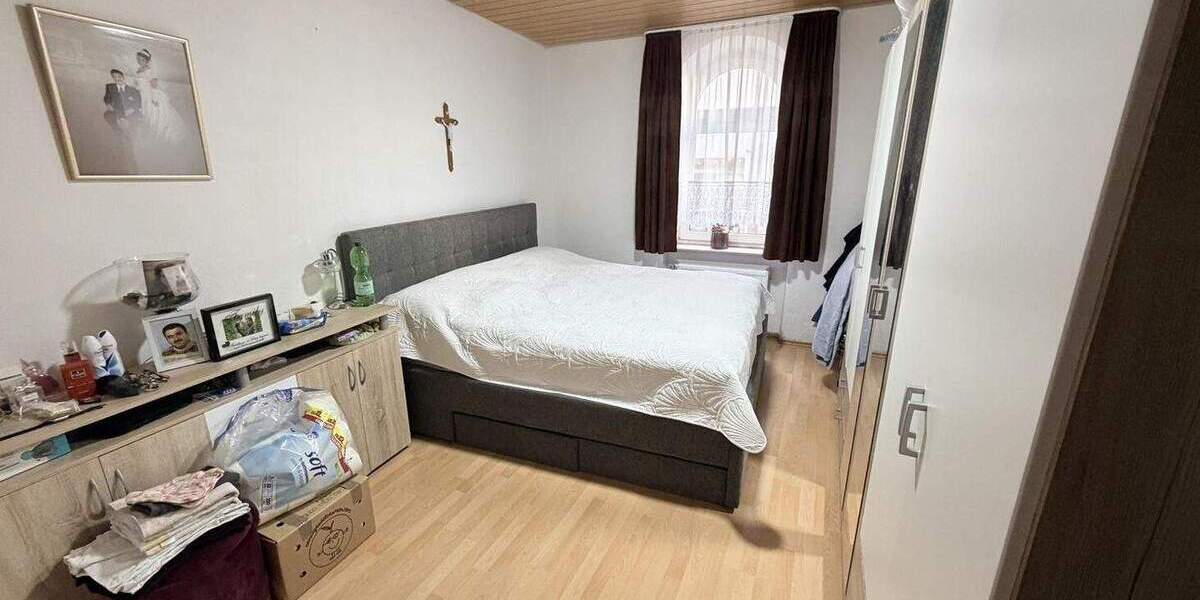 Etagenwohnung Leingarten Großgartach - 4 Zimmer, 120 m&sup2;, 1.000&euro; | Angebot:25067603