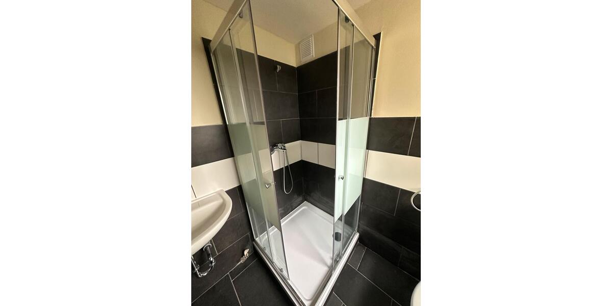 Doppelhaushälfte Saarbrücken - 7 Zimmer, 130 m&sup2;, 990&euro; | Angebot:25417070