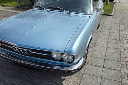 Audi 100