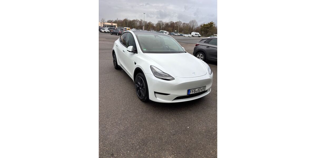 Tesla Model Y 10.000 km 46.590 € Aachen 52068