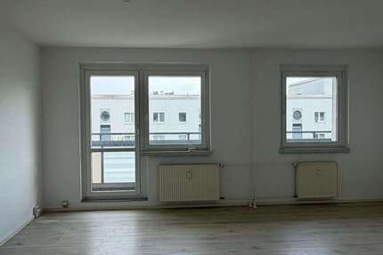 Wohnung Berlin Hellersdorf - 2 Zimmer, 70 m&sup2;, 789&euro; | Angebot:26865826