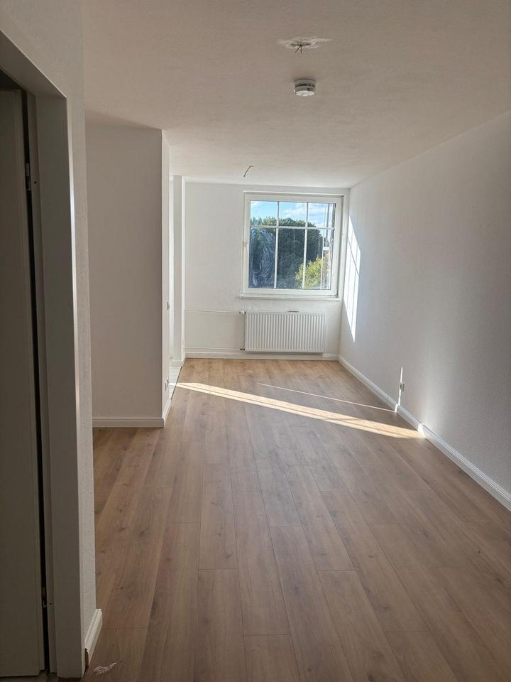 1 Zimmer direkt in Oranienburg frisch renoviert zimmer
