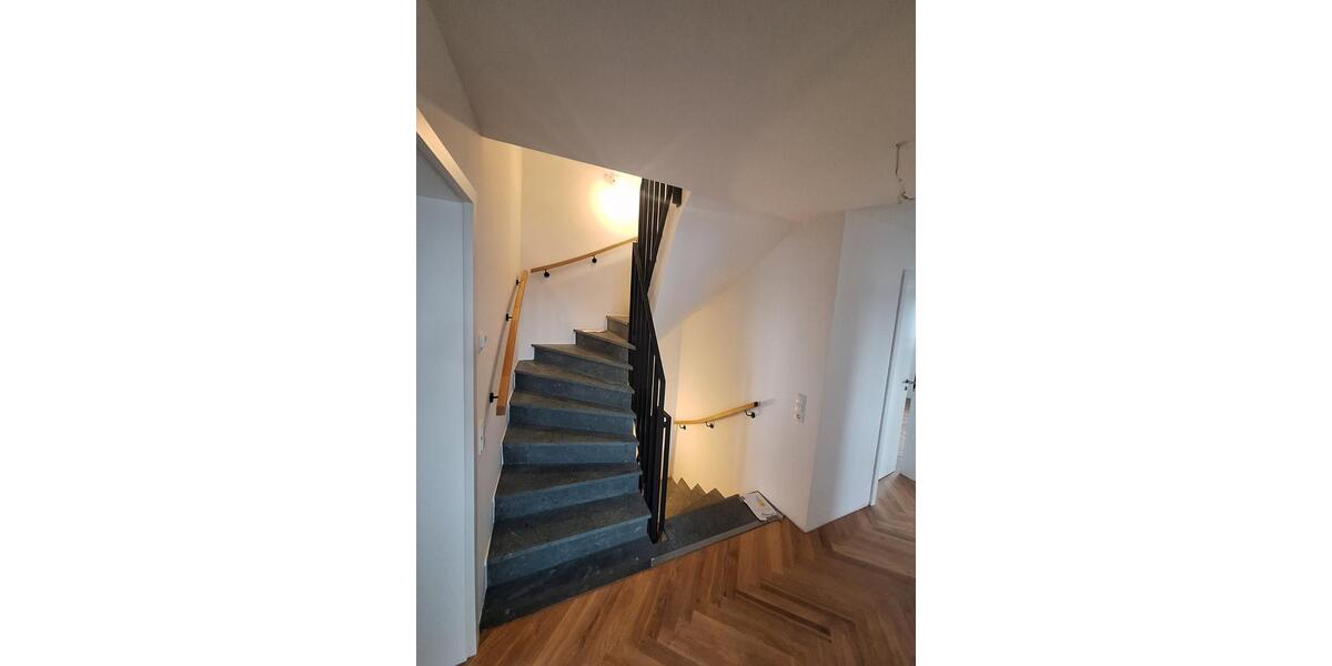 Doppelhaushälfte Scharbeutz - 7 Zimmer, 205 m&sup2;, 3.500&euro; | Angebot:25368993