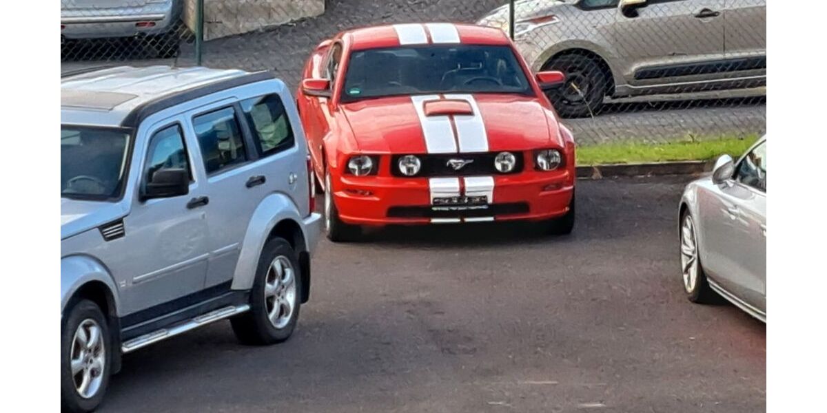 Ford Mustang 206.000 km 14.500 &euro; Schöneck 61137