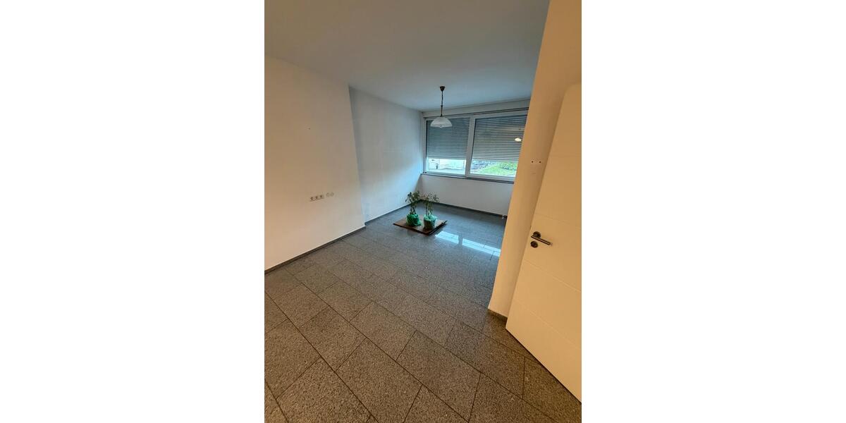 Erdgeschoßwohnung Schmelz - 5 Zimmer, 105 m&sup2;, 800&euro; | Angebot:26393242