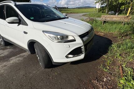 Ford Kuga 124.000 km 8.500 &euro; Bad Berleburg 57319