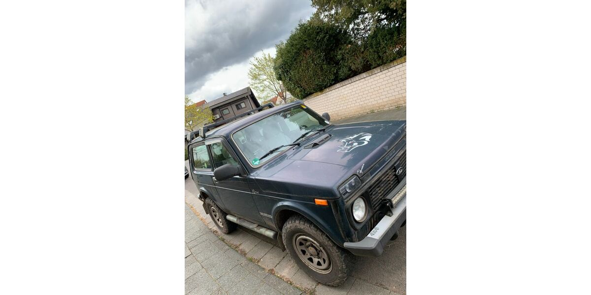 Lada Niva 118.307 km 2.900 &euro; Rödermark 63322
