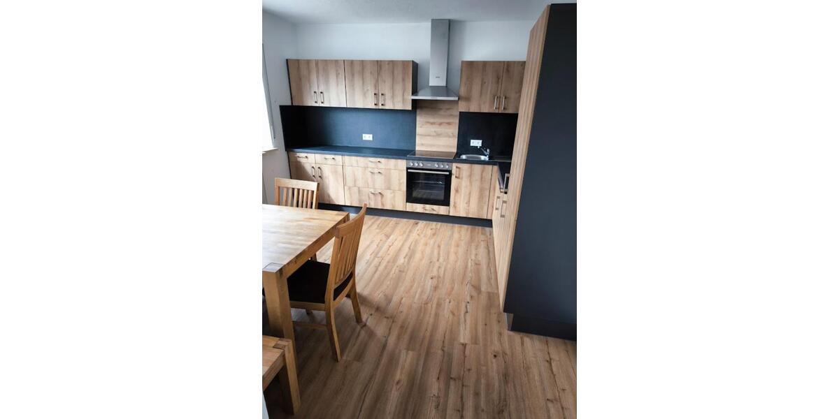 Erdgeschoßwohnung Regen - 4 Zimmer, 80 m&sup2;, 700&euro; | Angebot:25321403