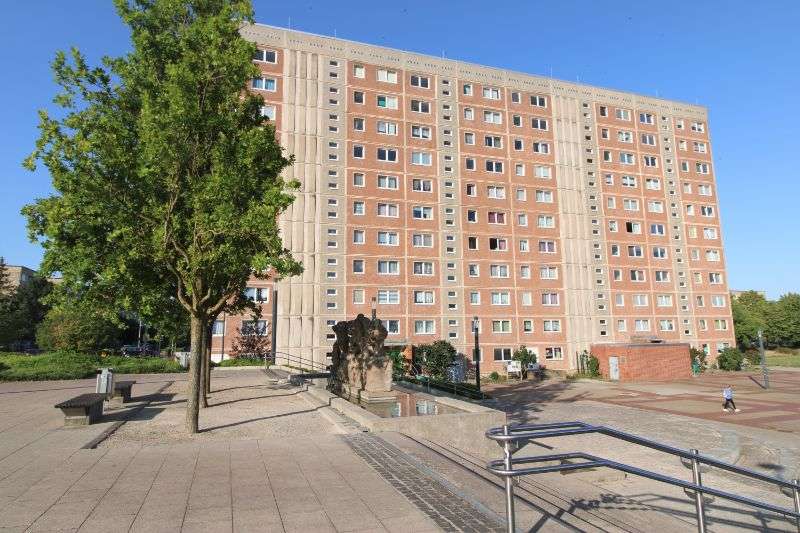 Wohnung zum Mieten in Schwerin 450 € 68.01 m²