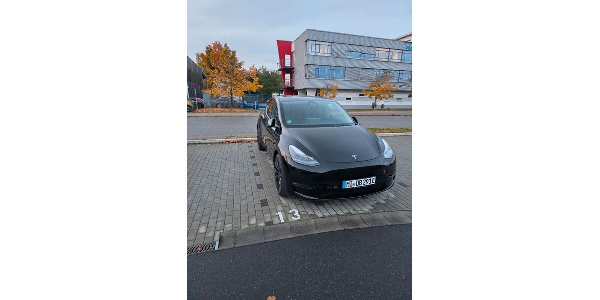 Tesla Model Y 10.900 km 50.400 &euro; Porta Westfalica 32457
