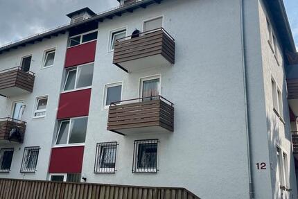 3-Zimmer-Wohnung mit 4. Zimmer im DG, 2 Balkone & Garage