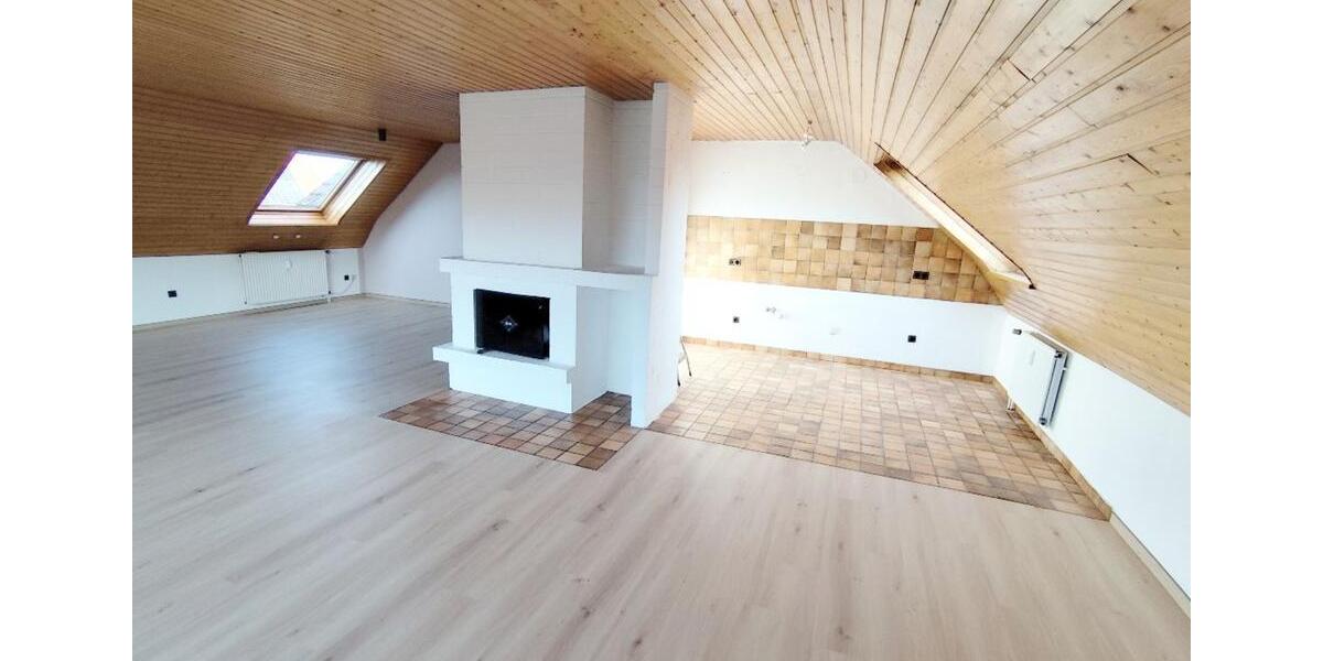 Dachgeschoßwohnung Oerlinghausen - 3 Zimmer, 108 m&sup2;, 800&euro; | Angebot:24454347