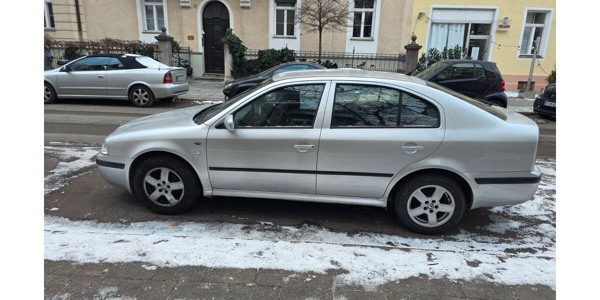 Skoda Octavia 68.000 km 2.500 &euro; München 80801