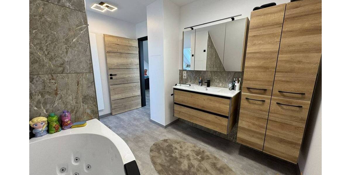 Mehrfamilienhaus, Wohnhaus Treuchtlingen - 7 Zimmer, 180 m&sup2;, 620.000&euro; | Angebot:26079409