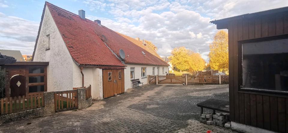 Doppelhaushälfte Treuchtlingen - 11 Zimmer, 184 m&sup2;, 195.000&euro; | Angebot:26820213