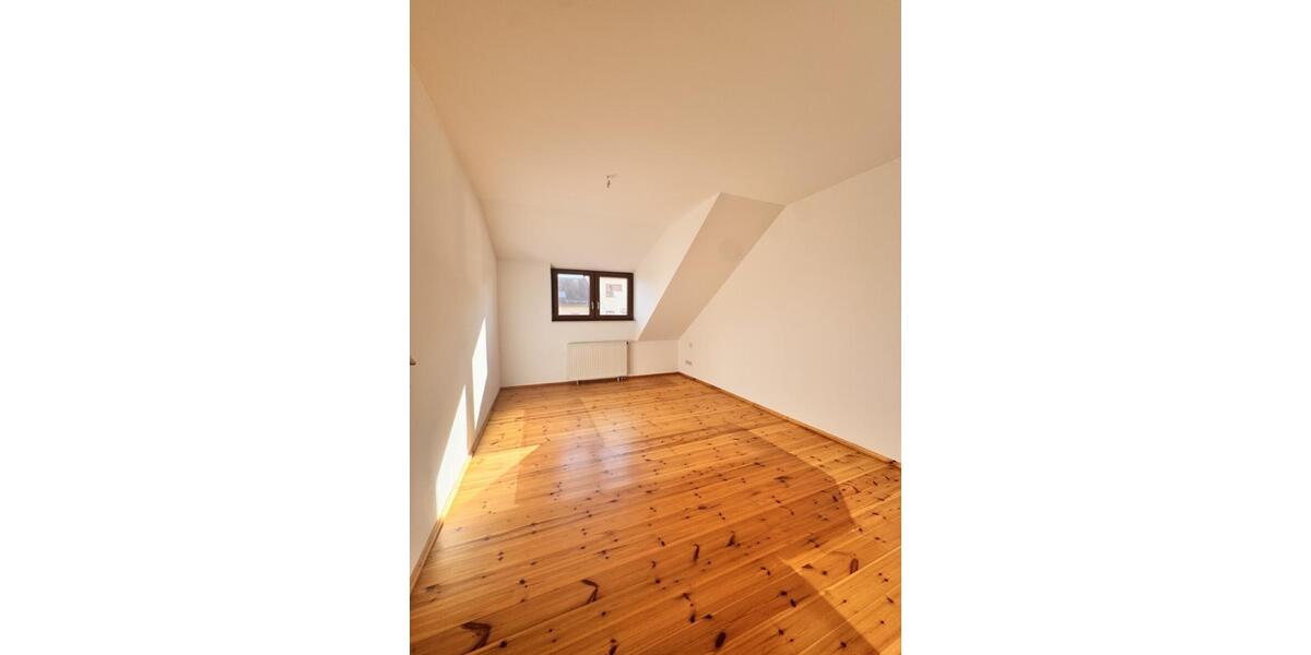 Reihenhaus Bannewitz - 6 Zimmer, 166 m&sup2;, 2.158&euro; | Angebot:25977535