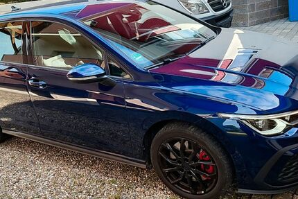 VW Golf 62.000 km 21.900 &euro; Mengen-Ennetach 88512