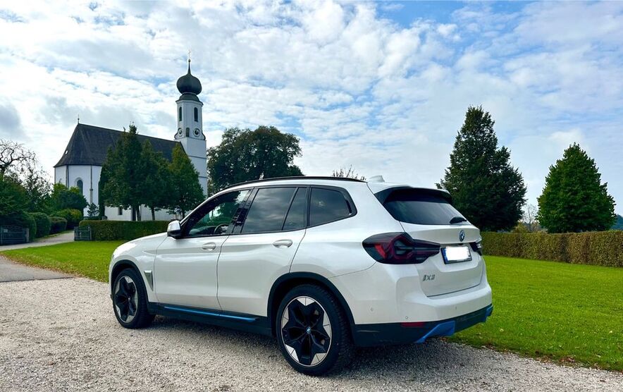BMW iX3 48.000 km 36.800 € Nußdorf 83365