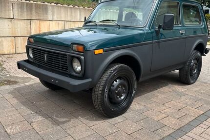 Lada Niva 66.000 km 5.950 &euro; Wahlrod 57614