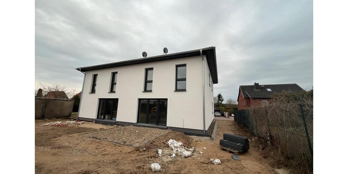 Doppelhaushälfte Waren (Müritz) - 4 Zimmer, 111 m&sup2;, 1.600&euro; | Angebot:26085704