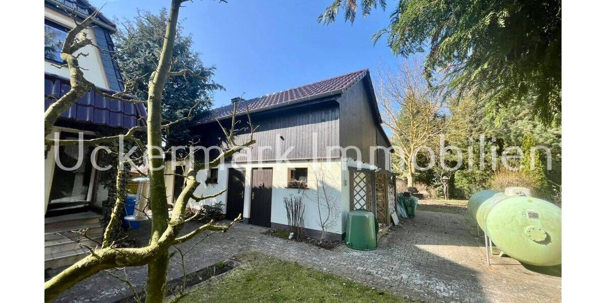 Einfamilienhaus Gramzow - 6 Zimmer, 140 m&sup2;, 320.000&euro; | Angebot:26066463