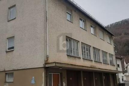 IDEALE KOMBINATION AUS ARBEIT & LEBEN - Haus Bad Urach | Angebot:26570730