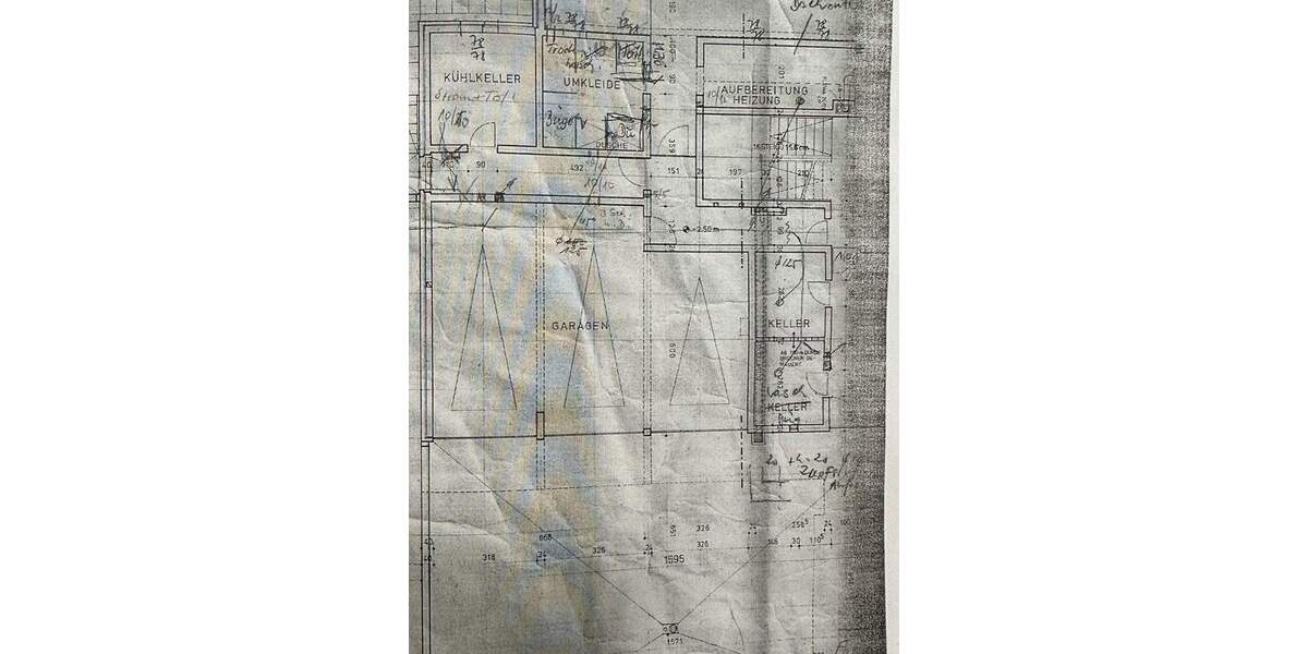 Mehrfamilienhaus, Wohnhaus Niederzier - 8 Zimmer, 274 m&sup2;, 415.000&euro; | Angebot:24436562