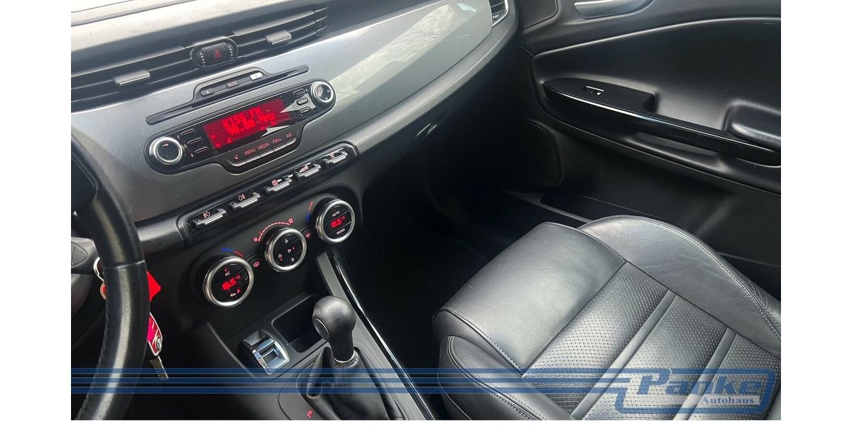 Alfa Romeo Giulietta 1.4 TB Turismo Aut.*BT*SHZ*Leder*Xenon 200.000 km 5.990 &euro; Berlin 13187