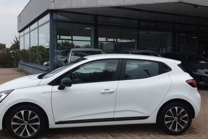 Renault Clio 8.950 km 13.890 &euro; Monschau (bei Aachen) 52156