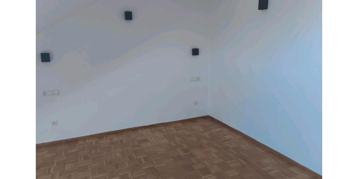 Dachgeschoßwohnung Esslingen am Neckar Pliensauvorstadt - 2.5 Zimmer, 44 m&sup2;, 840&euro; | Angebot:25408317