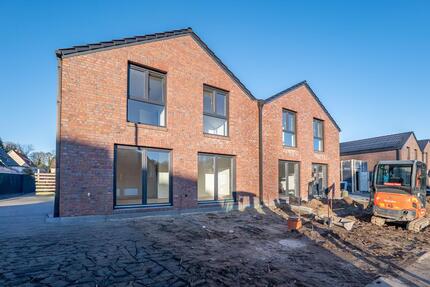 Neubau Doppelhaushälfte in zentraler aber naturnaher Lage! 4 zimmer