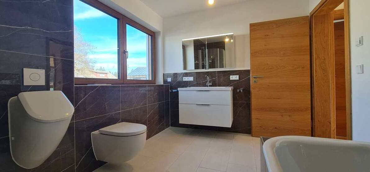 Haus zum Kaufen in Waldkraiburg 649.000 € 175 m² 5 zimmer