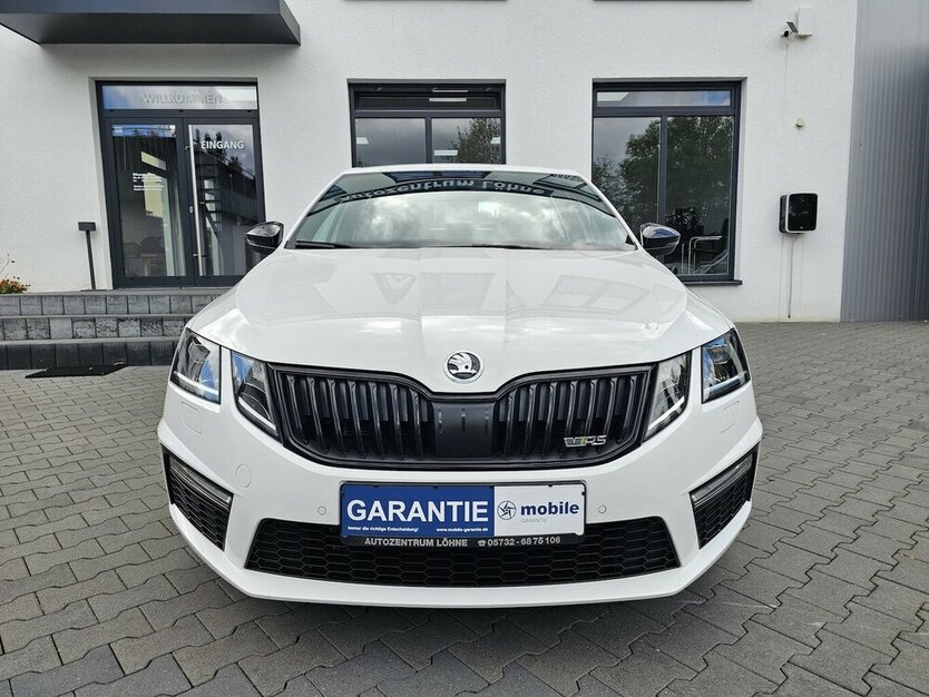 Skoda Octavia 2.0 TDI RS SPORTPAKET LEDER NAVI LED 118.200 km 20.990 € Löhne 32584
