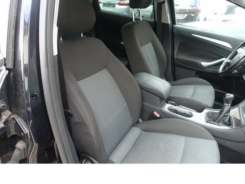 Mondeo Ambiente AHK abnehmbar Sony Sitzheizung