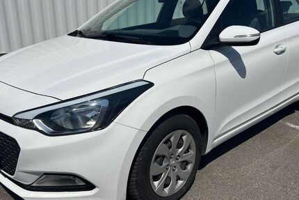 Hyundai i20 240.000 km 4.999 &euro; Berlin 12057