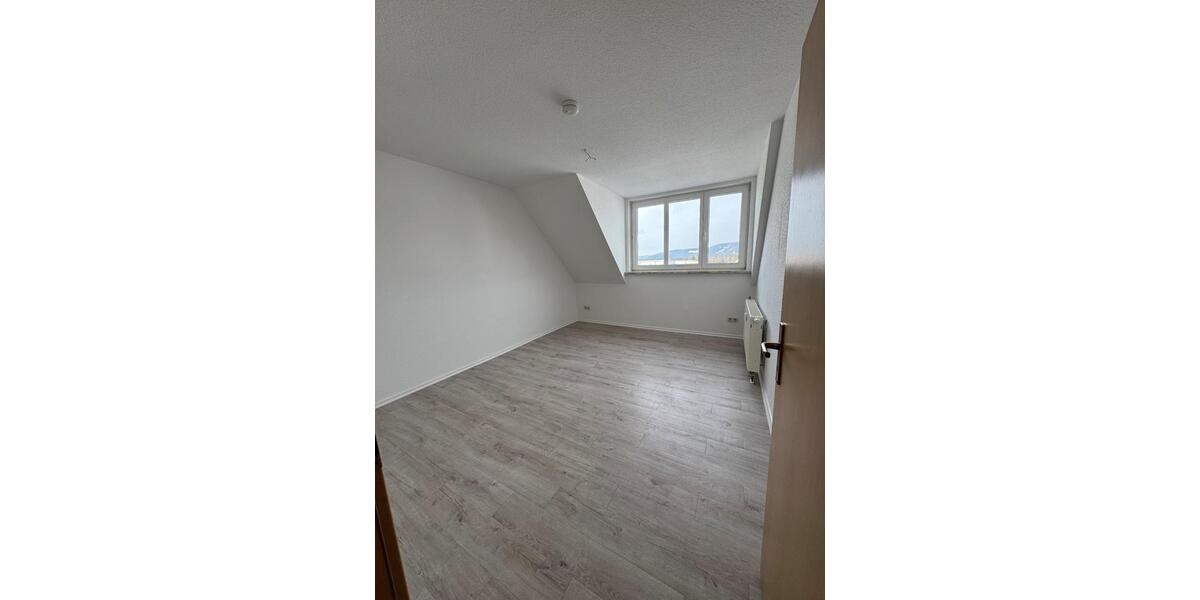 Etagenwohnung Sonneberg - 3 Zimmer, 82 m&sup2;, 550&euro; | Angebot:26545273