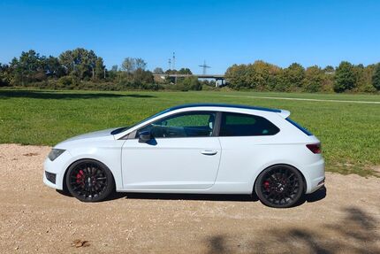 Seat Leon 145.500 km 14.200 &euro; Manching 85077