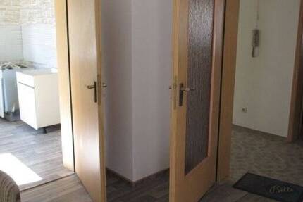 Solides Zweifamilienhaus mit Dachgeschoss, Garten, Garage und Kfz-Stellplatz und zusätzl Bauplatz in begehrter Wohnlage in Bad Kissingen-Reiterswiesen 6 zimmer