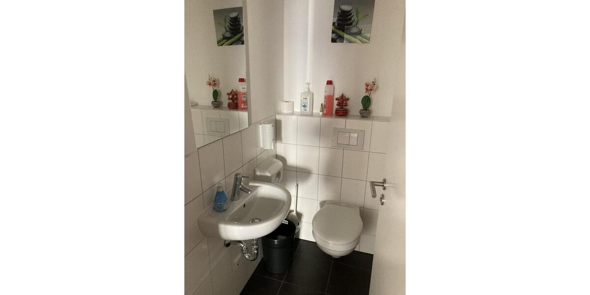 Attraktive Gewerbeimmobilie (BüroPraxis) zur Miete in Hünstetten zimmer