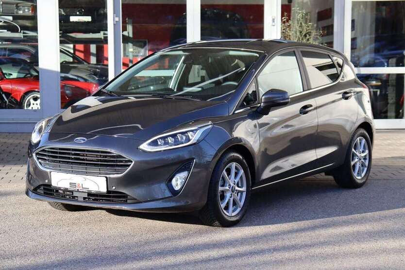 Ford Fiesta 49.771 km 13.490 € Pentling 93080