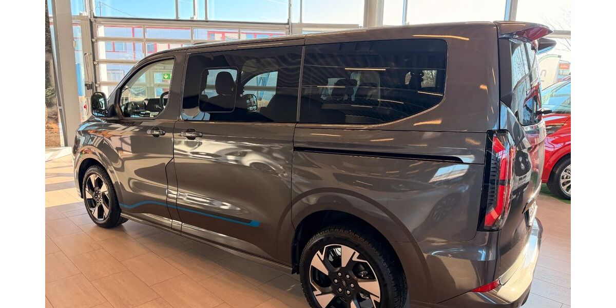 Ford Tourneo Custom 3.000 km 59.900 &euro; Windischleuba 04603